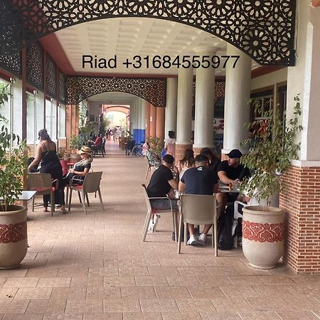 Riad Nezha Avec Jacuzzi Et 3 Piscines Au Coeur De Marrakesh Exterior foto
