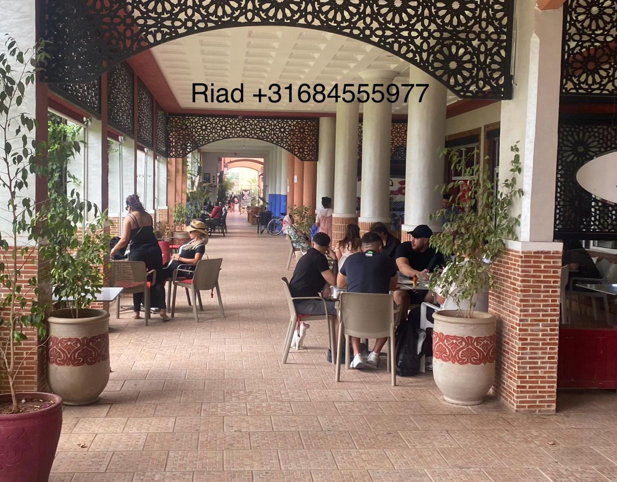 Riad Nezha Avec Jacuzzi Et 3 Piscines Au Coeur De Marrakesh Exterior foto