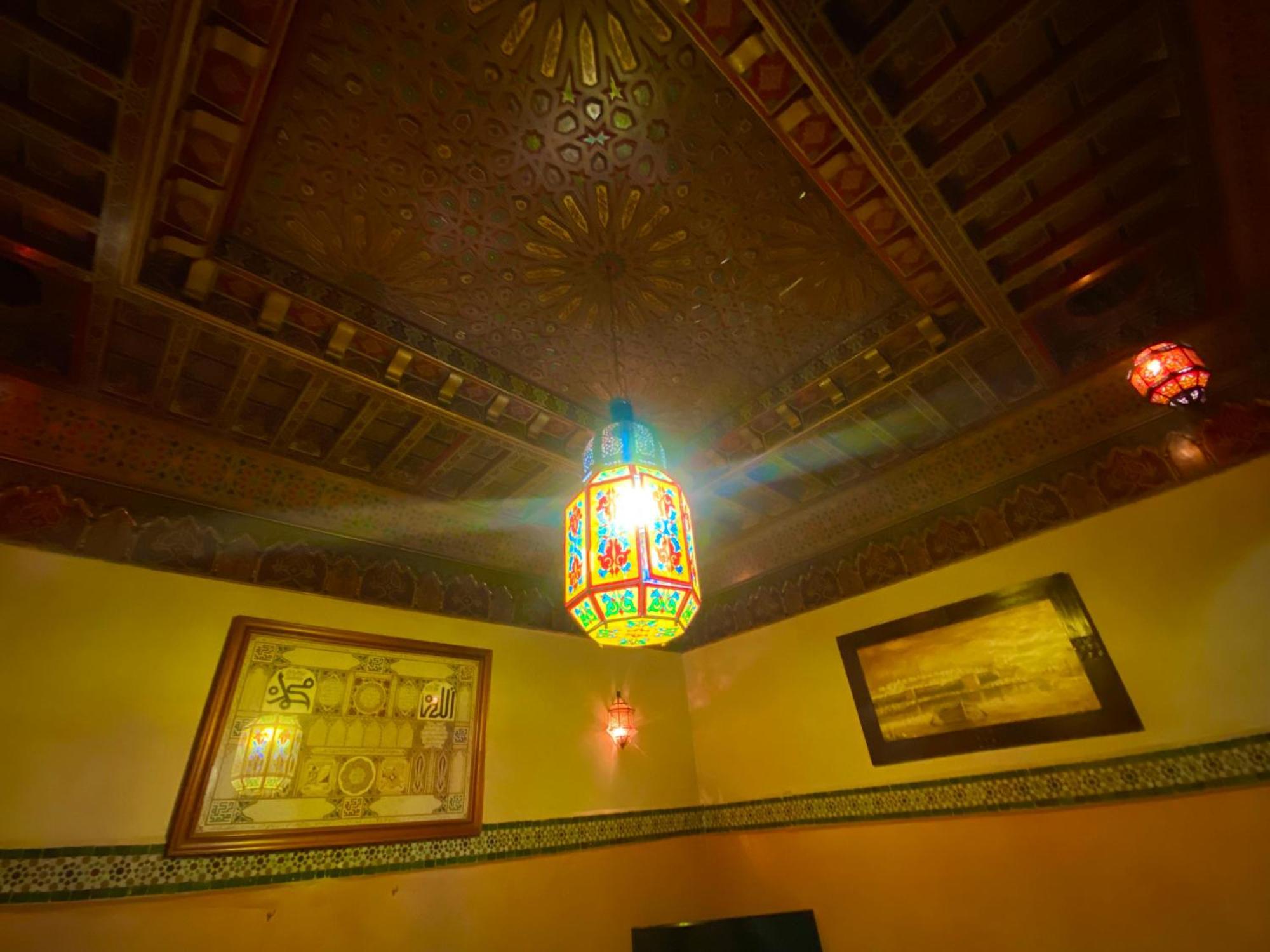Riad Nezha Avec Jacuzzi Et 3 Piscines Au Coeur De Marrakesh Exterior foto