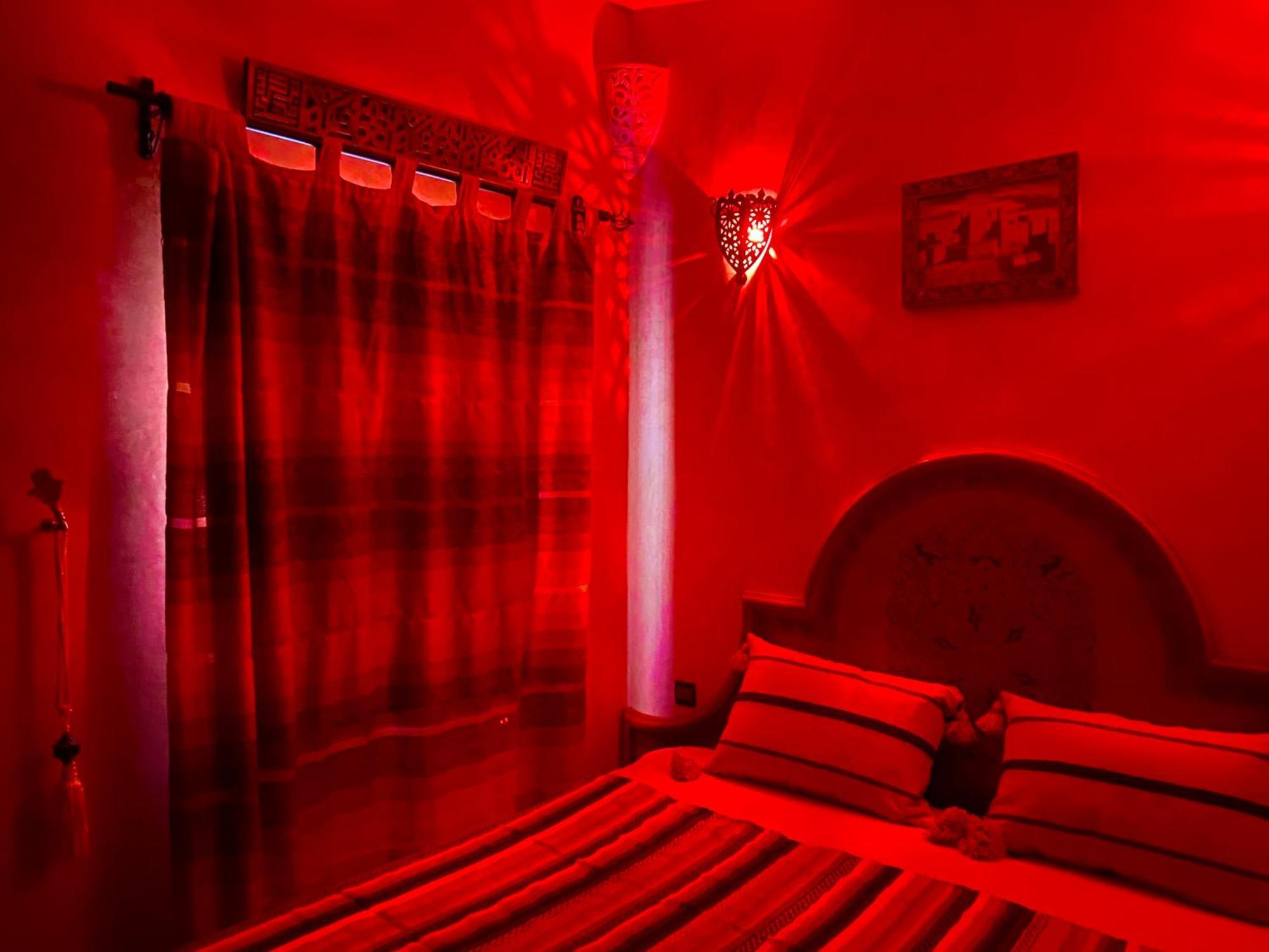 Riad Nezha Avec Jacuzzi Et 3 Piscines Au Coeur De Marrakesh Exterior foto