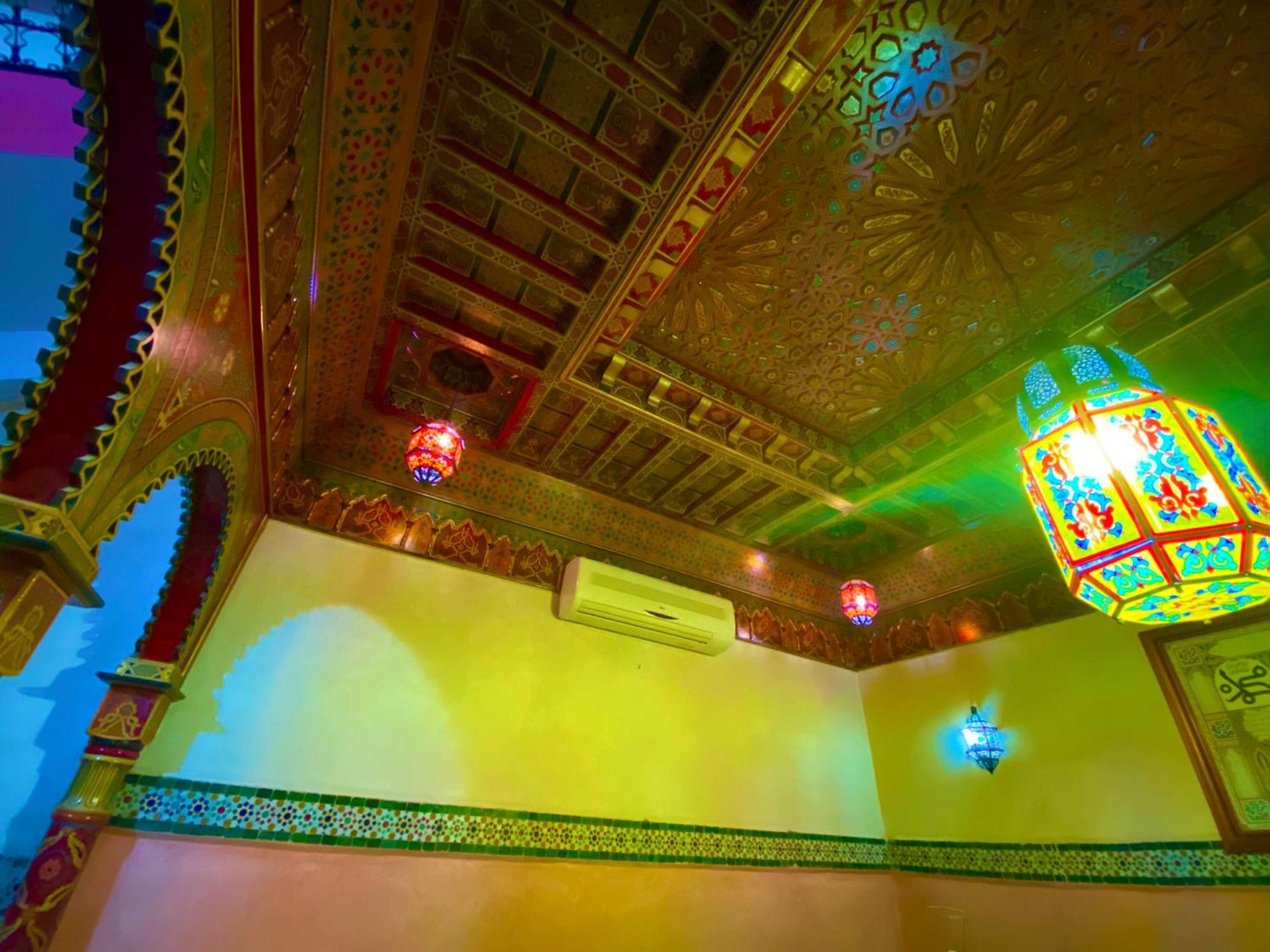 Riad Nezha Avec Jacuzzi Et 3 Piscines Au Coeur De Marrakesh Exterior foto