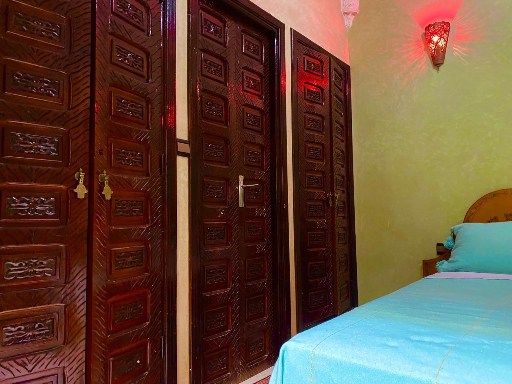 Riad Nezha Avec Jacuzzi Et 3 Piscines Au Coeur De Marrakesh Exterior foto