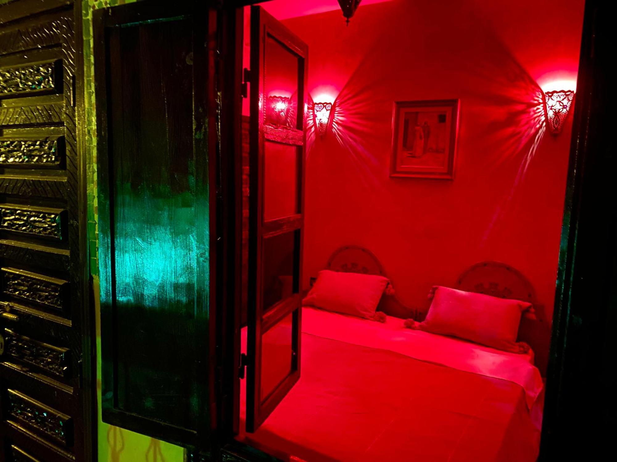Riad Nezha Avec Jacuzzi Et 3 Piscines Au Coeur De Marrakesh Exterior foto
