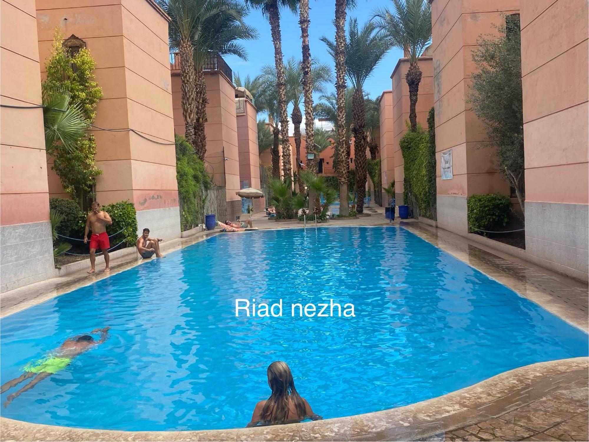 Riad Nezha Avec Jacuzzi Et 3 Piscines Au Coeur De Marrakesh Exterior foto