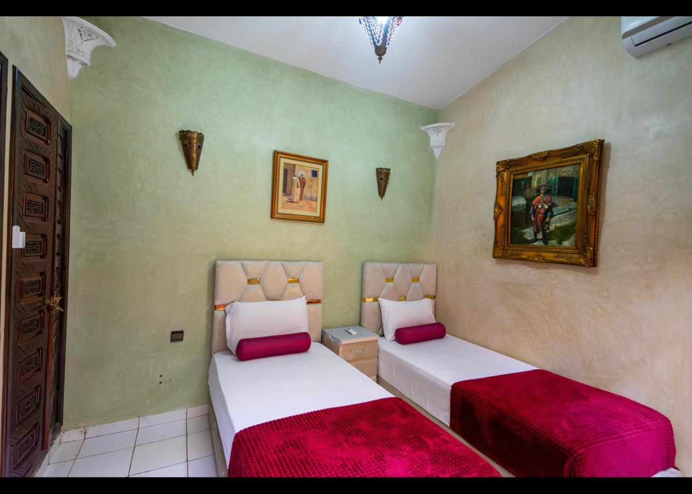 Riad Nezha Avec Jacuzzi Et 3 Piscines Au Coeur De Marrakesh Exterior foto